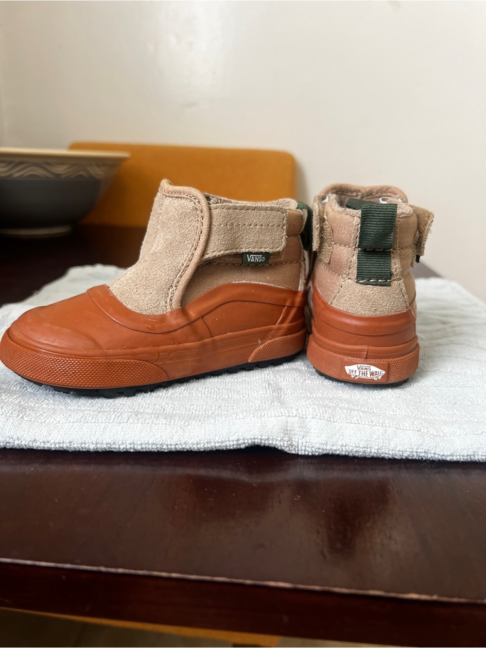 Vans Kids Tan & Brown Waterproof Winter Toddler Slip-On Hi Terrain V bootie shoe - Picture 7 of 7